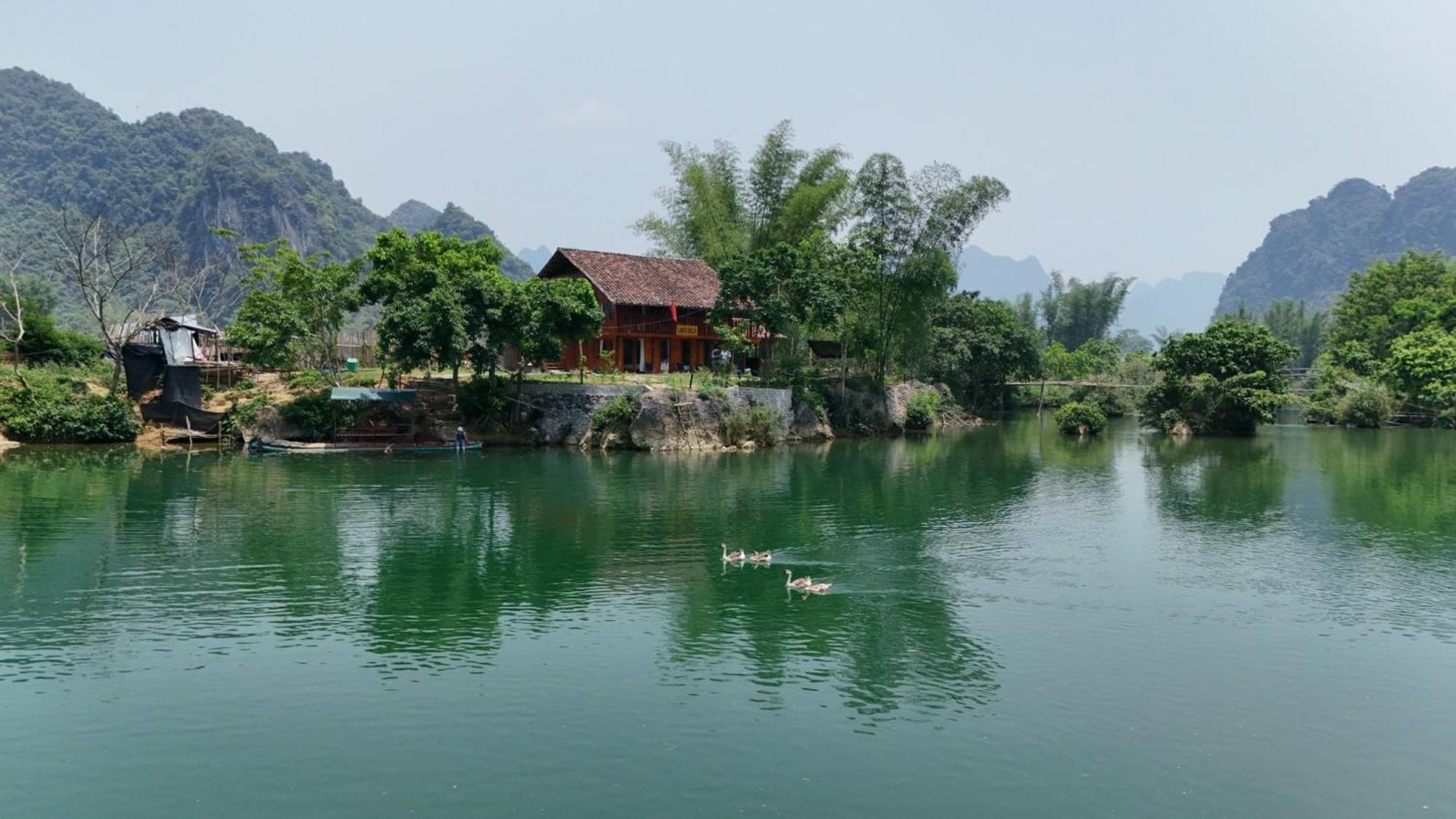 Деревянный коттедж Lan's Thac Ban Gioc Waterfalls