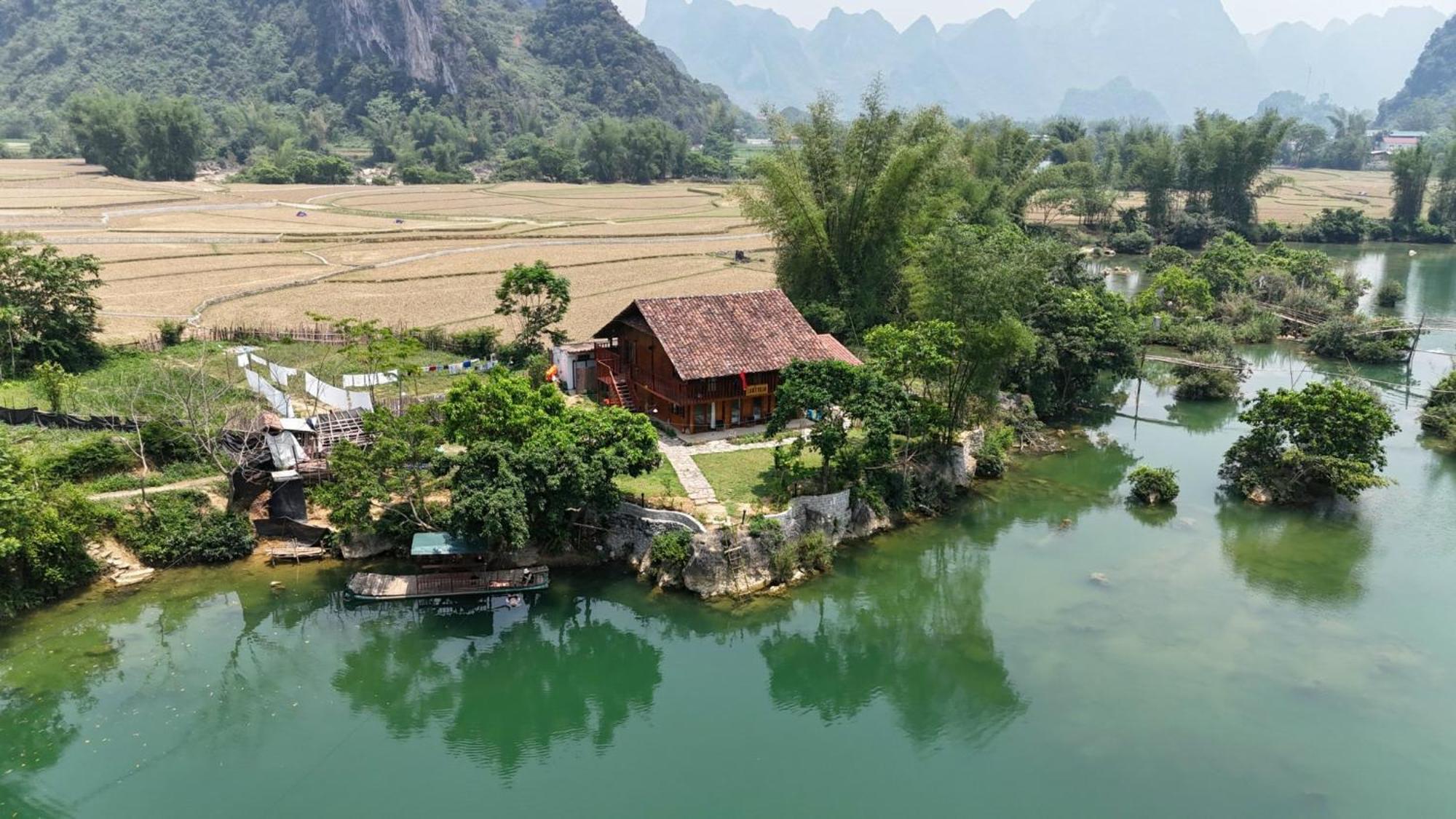 Деревянный коттедж Lan's Thac Ban Gioc Waterfalls Каобанг